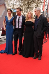 Kate Winslet - Shailene Woodley, Kate Winslet, Theo James - на премьере фильма 'Divergent' at Odeon Leicester Square, Лондон, 30 марта 2014 (918xHQ) 00KnewSk