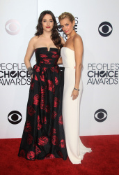 Kat Dennings - Beth Behrs & Kat Dennings - 40th Annual People's Choice Awards at Nokia Theatre L.A. Live in Los Angeles, CA - January 8. 2014 - 269xHQ 0g7KYLQk