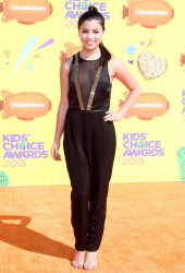 Paola Andino - 28th Annual Kids' Choice Awards, Inglewood, 28 марта 2015 (10xHQ) 1plMXyf9