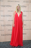 [MQ] Gwyneth Paltrow - Valentino's 'Mirabilia Romae' haute couture collection FW15/16 in Rome 7/9/15