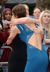 Shailene Woodley, Kate Winslet, Theo James - на премьере фильма 'Divergent' at Odeon Leicester Square, Лондон, 30 марта 2014 (918xHQ) EpTFFHSk