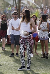 Jared Leto - Coachella Valley Music and Arts Festival – Day 2 2014.04.12 - 107xHQ IayJX8e3