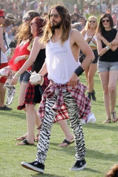 Jared Leto - Coachella Valley Music and Arts Festival – Day 2 2014.04.12 - 107xHQ IdVf2MES