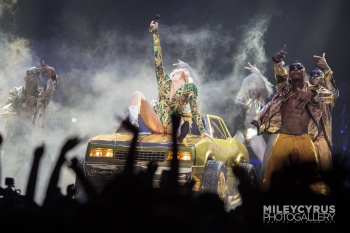 Miley Cyrus - Bangerz Tour in Anaheim 02/20/14 