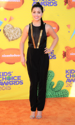 Paola Andino - 28th Annual Kids' Choice Awards, Inglewood, 28 марта 2015 (10xHQ) PyLw7CUm