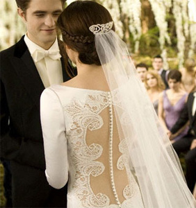 Kristen Stewart: ¡Nuevamente habla del vestido de novia...!
