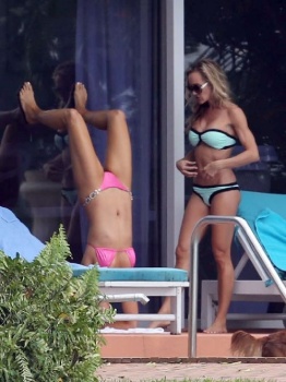 Joanna Krupa pink bikini yoga Miami