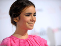 Lily-Collins-1600x1200-wallpapers-part-1-520csg7tot.jpg