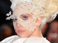 Lady-Gaga-1600x1200-wallpapers-part-1-72iumk5rk0.jpg
