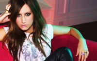 Ashley-Tisdale-1920x1200-widescreen-wallpapers-3252humj65.jpg