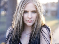 Avril-Lavigne-1600x1200-wallpapers-v252i35vtr.jpg