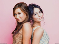 Ashley-Tisdale-1600x1200-wallpapers-part-1-o2hj9fdc3m.jpg