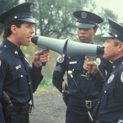 Полицейская академия 2 / "Police Academy 2: Their First Assignment" (1985) AcuWVMor