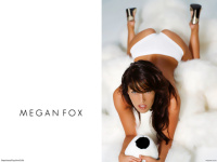 Megan-Fox-1600x1200-wallpapers-v2qk2fqi04.jpg