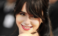 Lily-Collins-1920x1200-widescreen-wallpapers-part-1-c20dcmr5a6.jpg