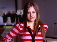 Avril-Lavigne-1600x1200-wallpapers-g252i20oe1.jpg