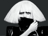 Lady-Gaga-1600x1200-wallpapers-part-1-z2ium9n55v.jpg
