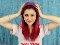 Ariana-Grande-1600x1200-wallpapers-part-1-32h7i7f4g3.jpg