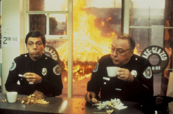 Полицейская академия 2 / "Police Academy 2: Their First Assignment" (1985) Adxp0cPi