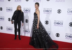Stana Katic - 41st Annual People's Choice Awards at Nokia Theatre L.A. Live on January 7, 2015 in Los Angeles, California - 532xHQ E1j6xI6w