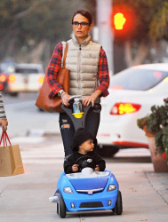Jordana Brewster - Out with her son in Los Angeles, 9 января 2015 (18xHQ) IeQ7QQ6m