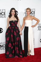 Kat Dennings - Beth Behrs & Kat Dennings - 40th Annual People's Choice Awards at Nokia Theatre L.A. Live in Los Angeles, CA - January 8. 2014 - 269xHQ TYSujmnZ