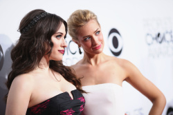 Kat Dennings - Beth Behrs & Kat Dennings - 40th Annual People's Choice Awards at Nokia Theatre L.A. Live in Los Angeles, CA - January 8. 2014 - 269xHQ TrF4VW4M
