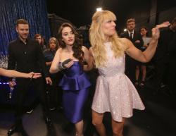 Kat Dennings - Beth Behrs & Kat Dennings - 40th Annual People's Choice Awards at Nokia Theatre L.A. Live in Los Angeles, CA - January 8. 2014 - 269xHQ UtsFeCBg